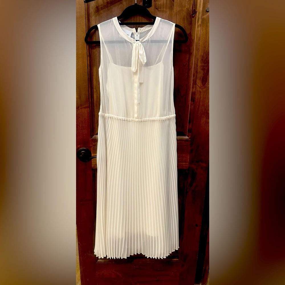 Akris Punto Sleeveless Crepe Plisse Dress